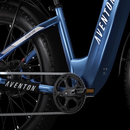 Torque Sensor
The intuitive torque sensor amplifies the cadence of your pedaling efforts. The more you put into it, the more output it gives, matching your natural rhythm to conserve battery life and extend range.