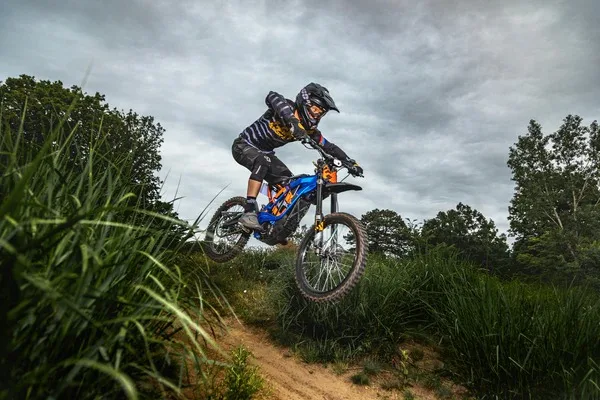 IMPRESSIVE POWER-TO-WEIGHT RATIO